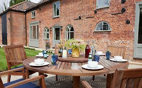 Banningham Coach House